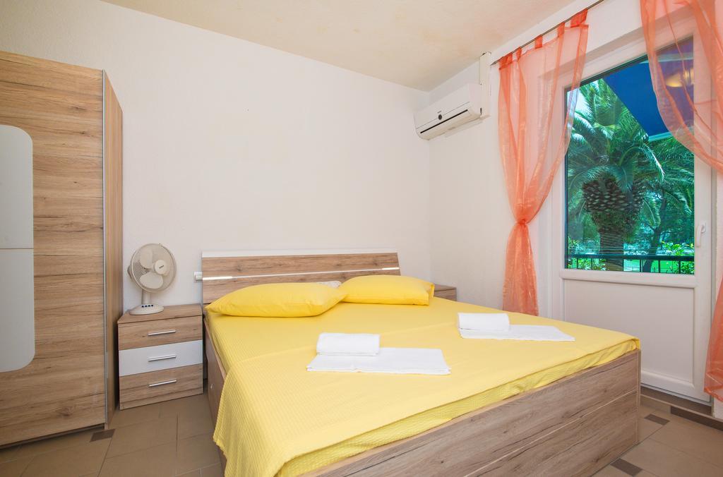 Apartment Afrika Makarska Ngoại thất bức ảnh